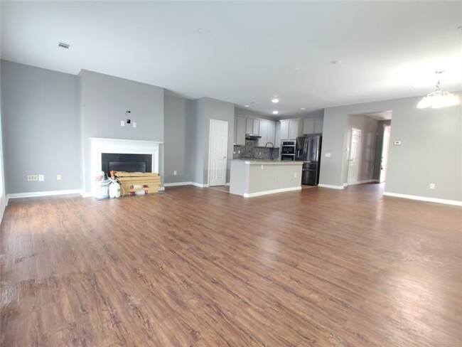 Building Photo - 3312 Fernview Dr