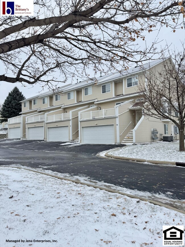 Foto del edificio - The Brittany's Apartments and Townhomes