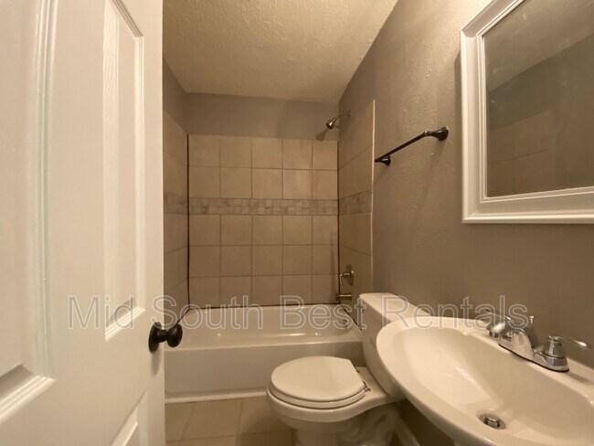 Foto del edificio - 1583 Cameron St