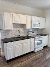 Building Photo - 332 Academy Ave