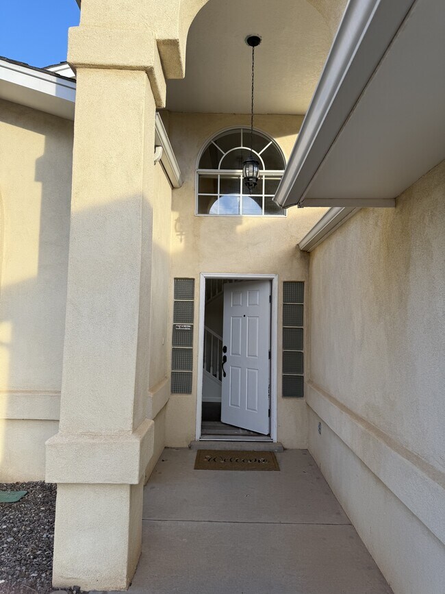 Foto del edificio - 10538 Olympic St NW