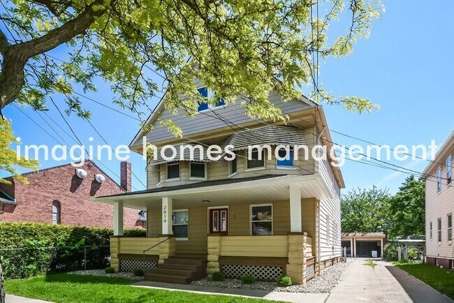 Foto del edificio - 2019 Dowd Avenue