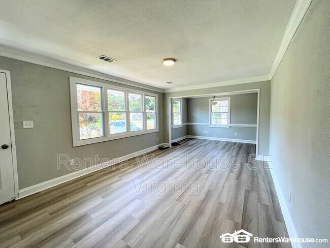 Foto del edificio - 1321 Hodges Ferry Rd
