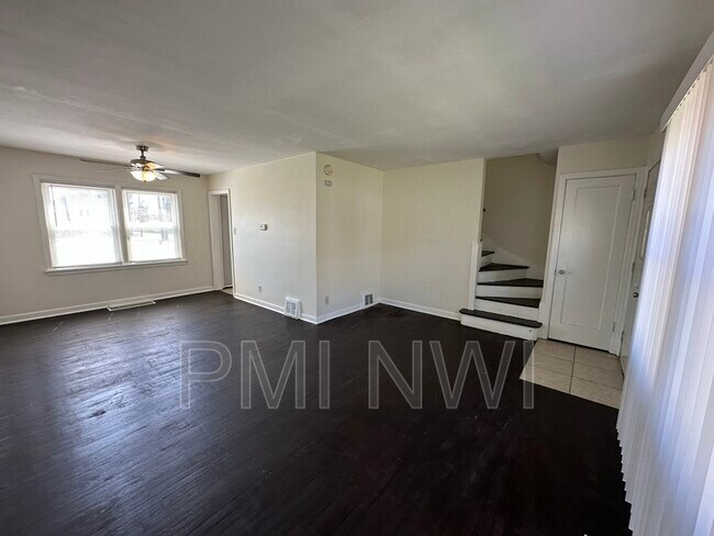 Building Photo - 7238 Columbia Ave
