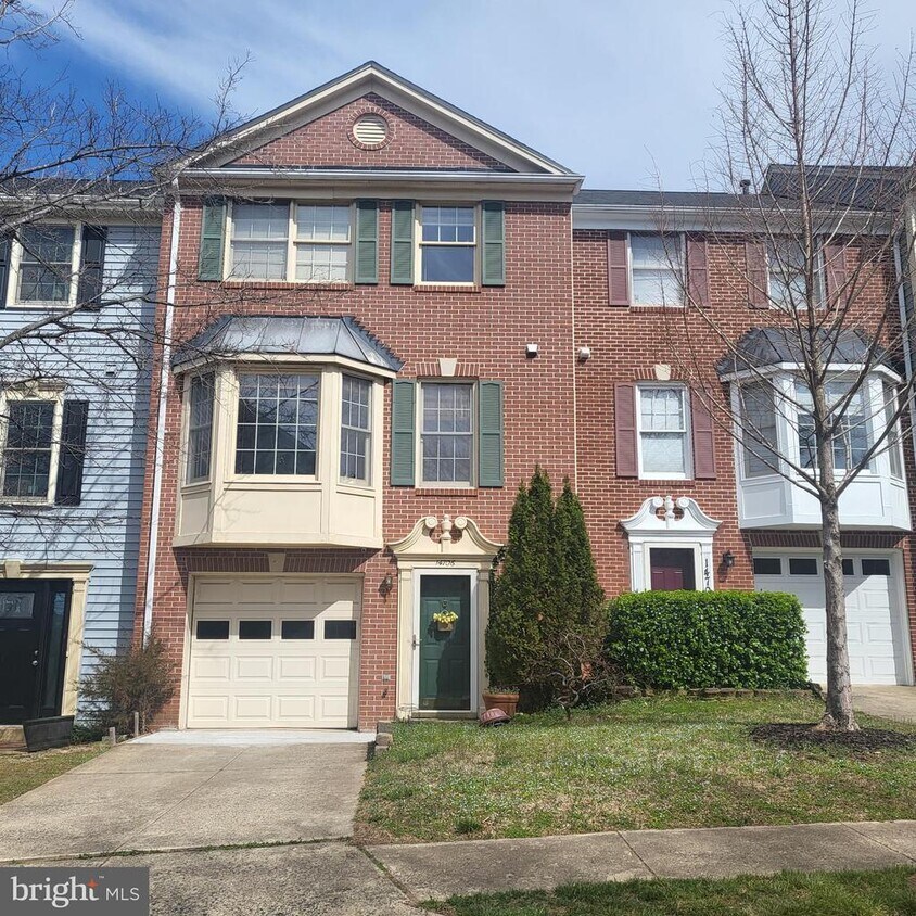 14706 Stream Pond Dr, Centreville, VA 20120 Townhome Rentals in