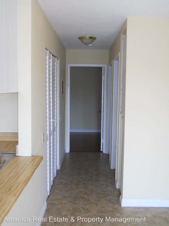 Building Photo - 8135 Philbin Ave