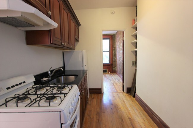 Foto del edificio - 336 E 5th St