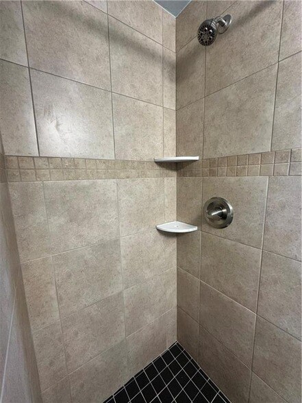 Foto del edificio - 1631 Feronia St