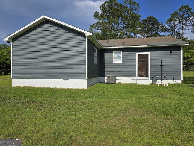 Building Photo - 2334 Donald Ave