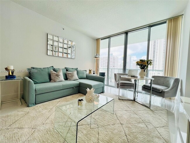 Foto del edificio - 79 SW 12th St