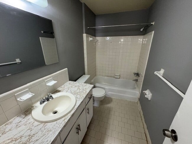 Building Photo - $0 SECURITY DEPOSIT MOVE IN SPECIAL THROUG...