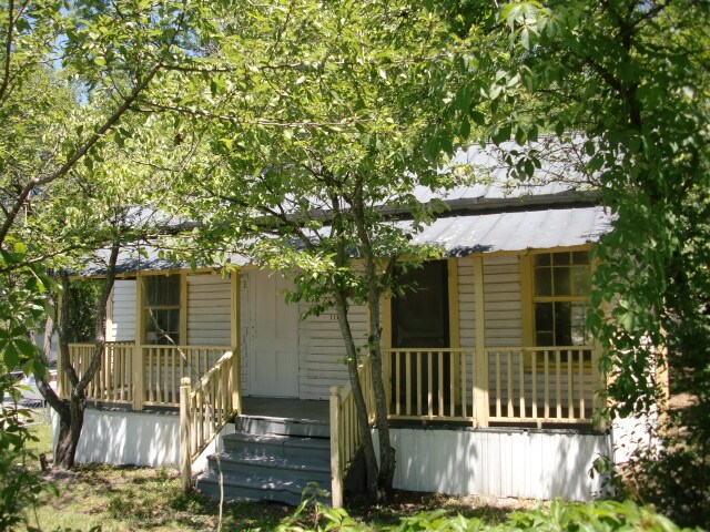 Primary Photo - 1114 Clark St