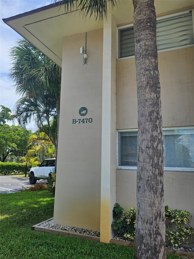 Building Photo - 7470 Miami Lakes Dr