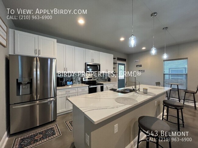 Foto del edificio - **2 Story, 3 Bed, 2.5 Bath Home Located in...