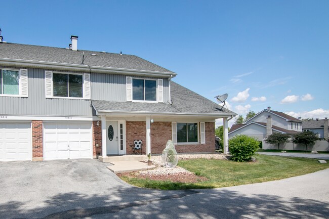 Building Photo - 15810 Country Ct