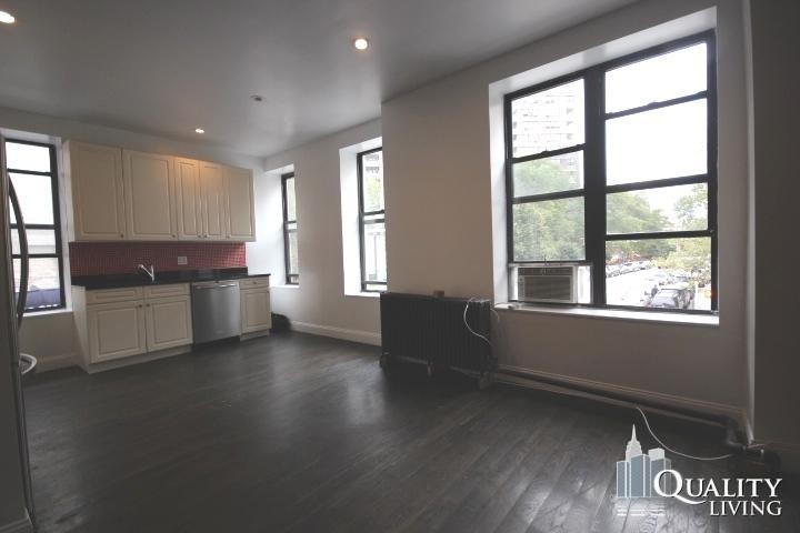 Foto principal - 221 E Broadway