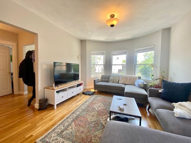 Awesome 4 bed 2 bath in Cambridge.... - Awesome 4 bed 2 bath in Cambridge.... Townhome