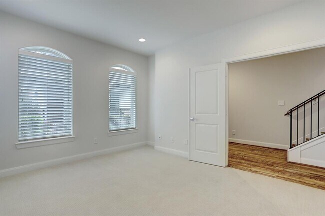Building Photo - 1261A Bonner St