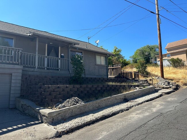 Foto del edificio - 1528 Wilford Ave