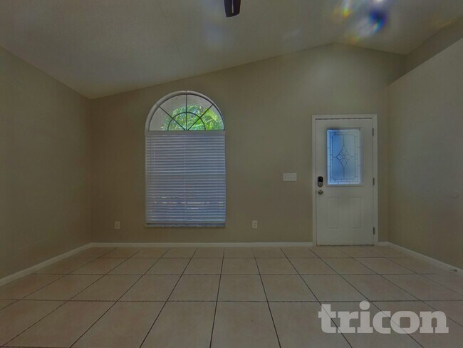 Foto del edificio - 3028 Patel Dr