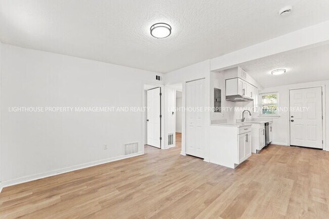 Foto del edificio - Comfortable Living and Style! RENT SPECIAL...