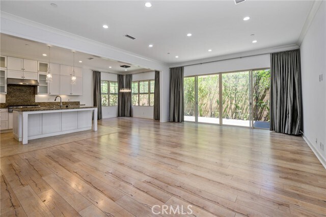 Foto del edificio - 56 Field Poppy