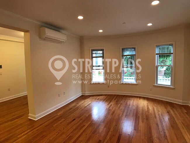 Foto del edificio - 1 Langdon Sq