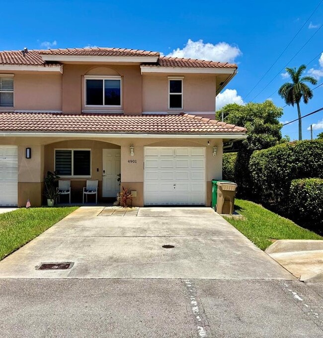 Building Photo - 4901 Palm Garden Ln