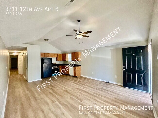 Foto del edificio - 3211 12th Ave