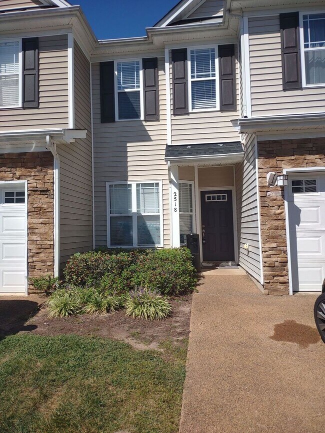 Foto del edificio - MOVE-IN SPECIAL: Half Off First Month + NO Admin Fees + NO App Fees!