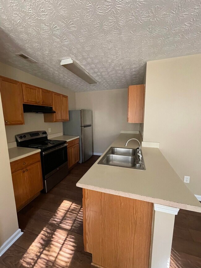 Building Photo - 5869 Strathmoor Manor Cir