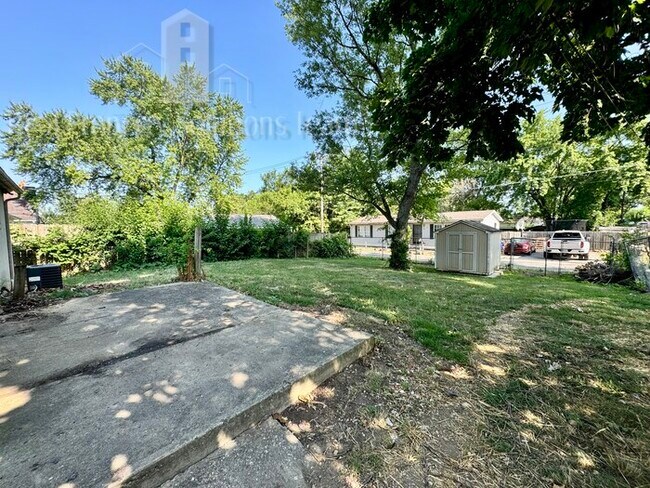 Foto del edificio - 3374 Eakin Rd