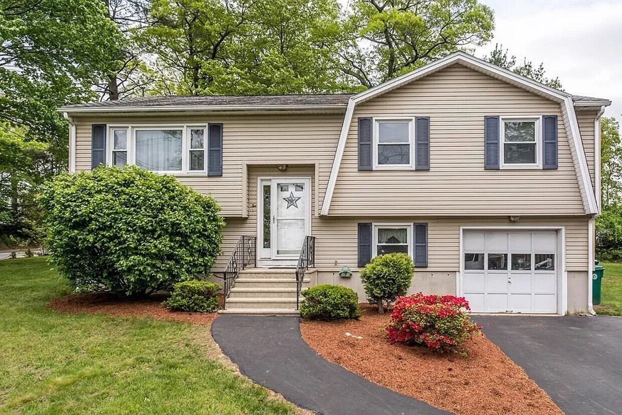 Primary Photo - 3 Bedroom Single Family Home