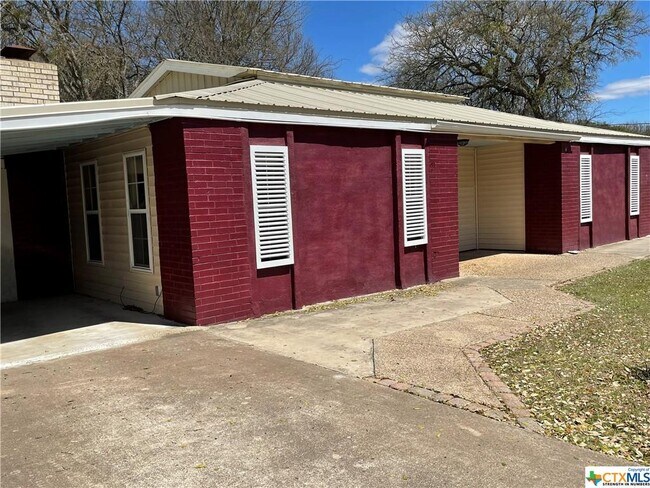 Building Photo - 5644 FM2484