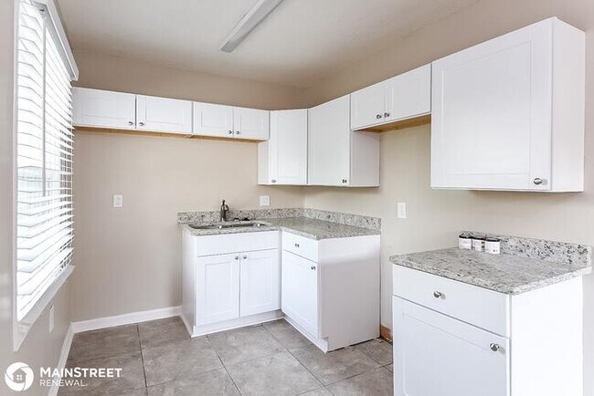 Foto del edificio - 7403 E 49TH TERR, Kansas City, MO 64129