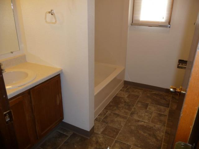 Building Photo - 2 bedroom in Billings MT 59105
