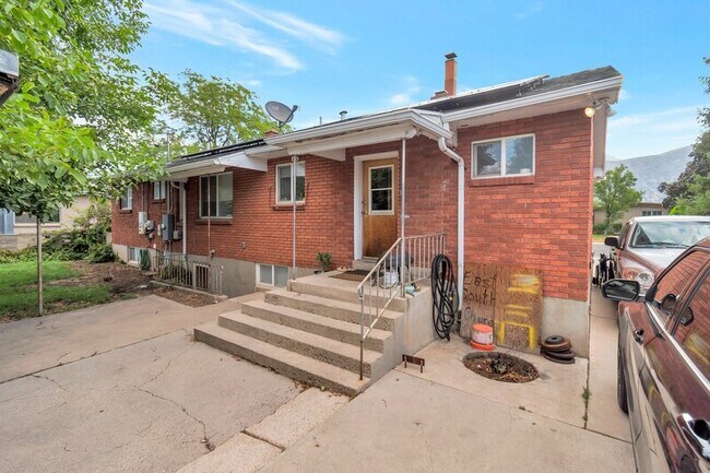 Building Photo - 930 S 500 E