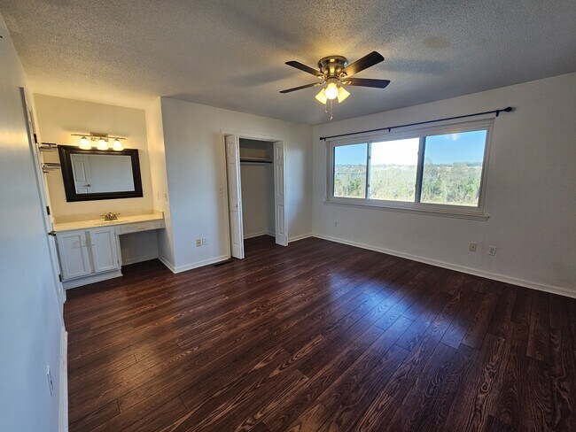 Foto del edificio - 637 Battery Pl