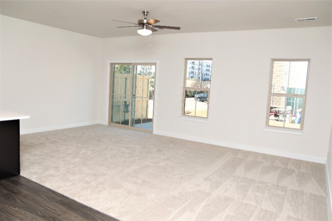 Foto del edificio - 154 Eagle Wood Dr