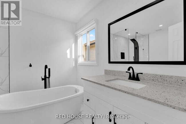 Building Photo - 985 Sandcliff Dr