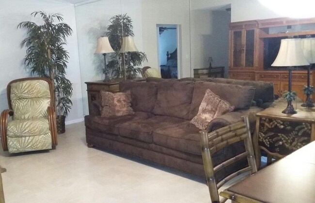 Foto del edificio - 3940 Arelia Dr S