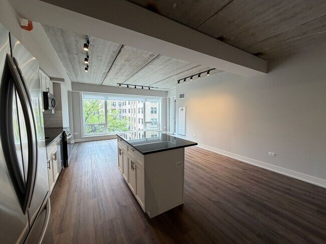 Foto del edificio - 952 W Carmen Ave