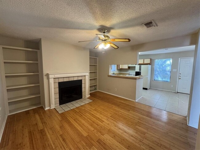 Foto del edificio - 2907 Jadewood Ct