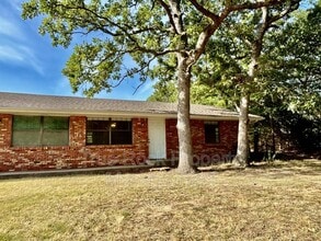Building Photo - 308 SE 10th