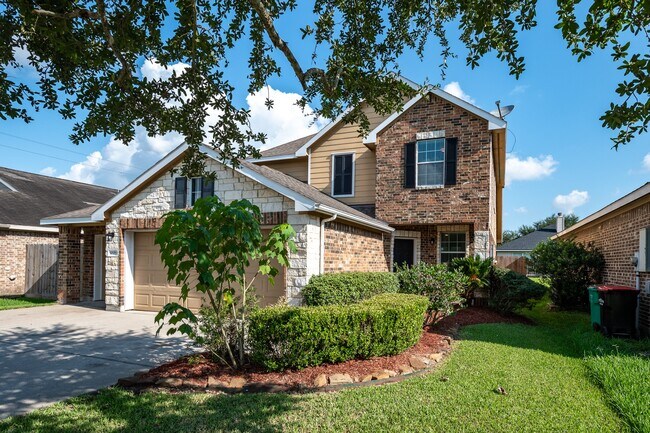 Building Photo - 10019 Lynnwood Dr