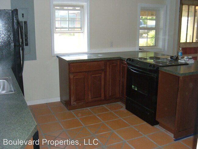 Building Photo - 2 br, 1 bath House - 330 Cleveland Avenue