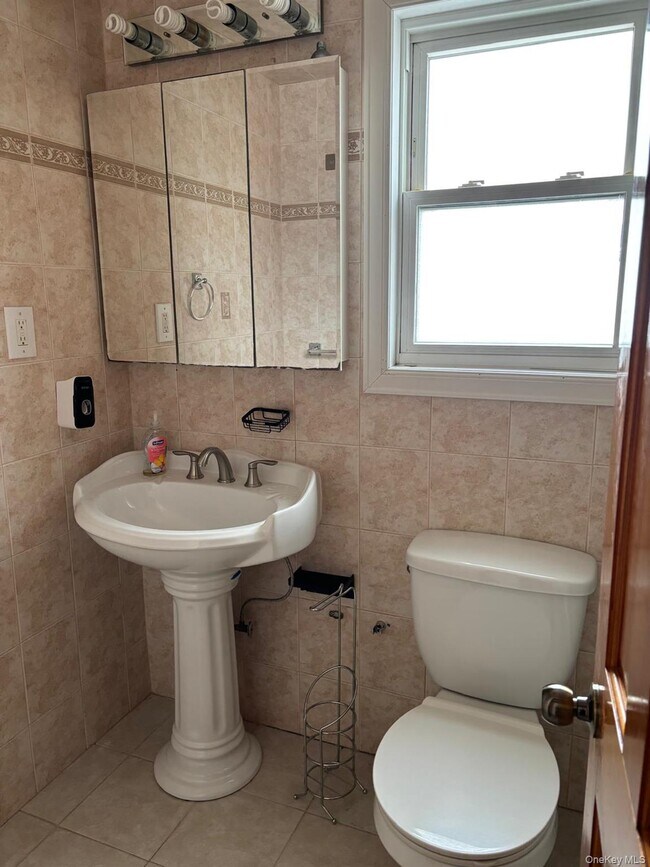 Foto del edificio - 75-20 167th St