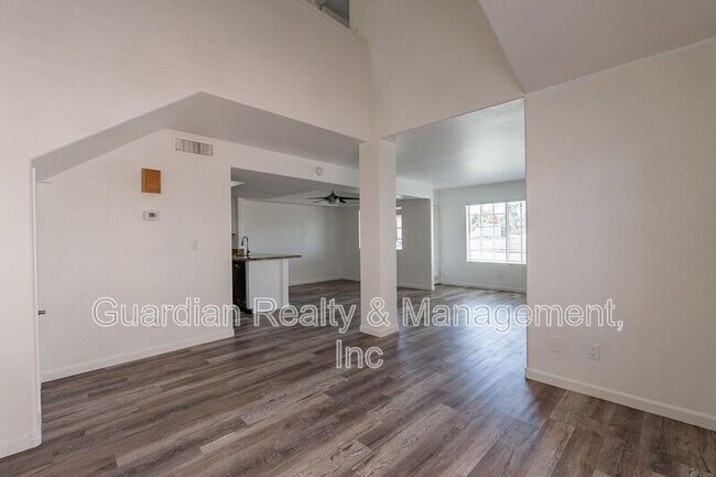 Foto del edificio - 2335 W Desiree Ln