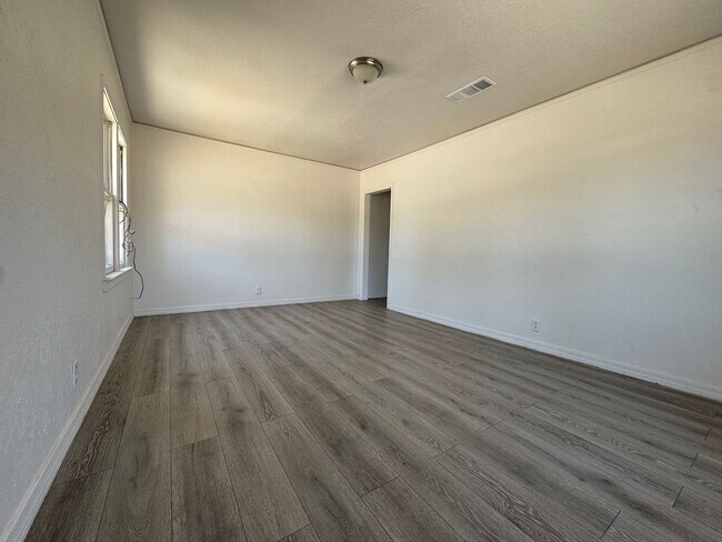 Foto del edificio - 304 W Albuquerque St