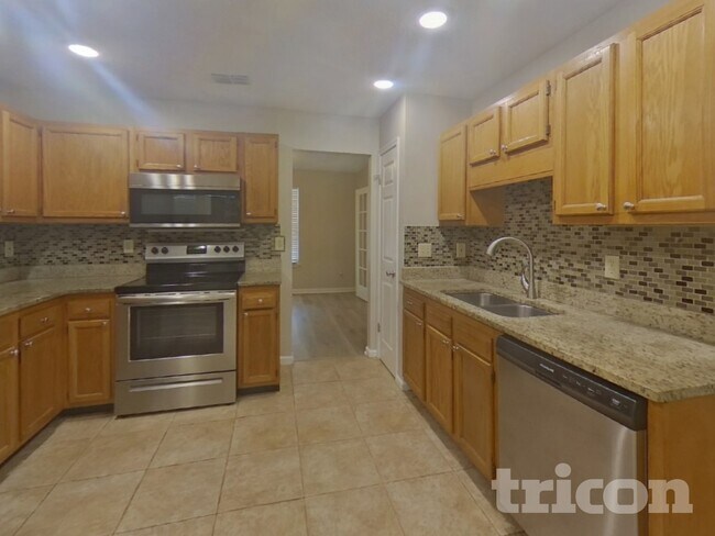 Building Photo - 2068 Manucy Ct